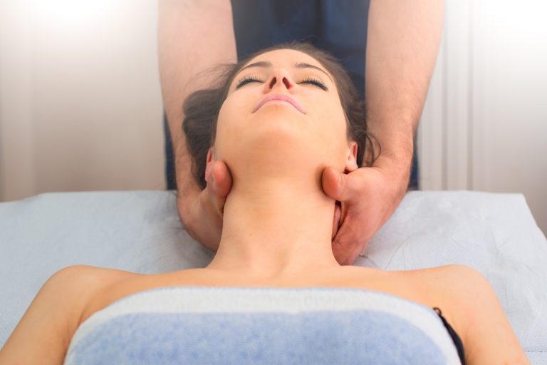 Scopri di più sull'articolo L’OSTEOPATIA PUÒ CURARE LA CERVICALE?